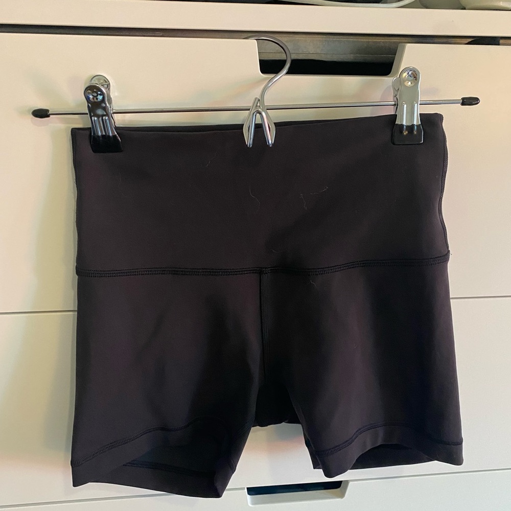 Like New Lululemon Wunder Train Bike Shorts - 4” - Size 4